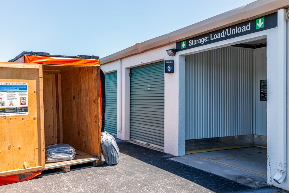 Why Choose Climate-Controlled Storage Units in Largo, FL?